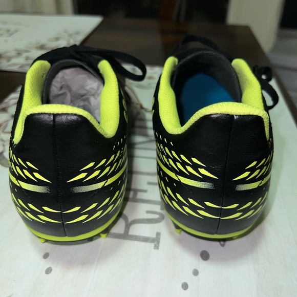 Adidas kids copa sense.4 fxg j size 6 new without box - Picture 3 of 7